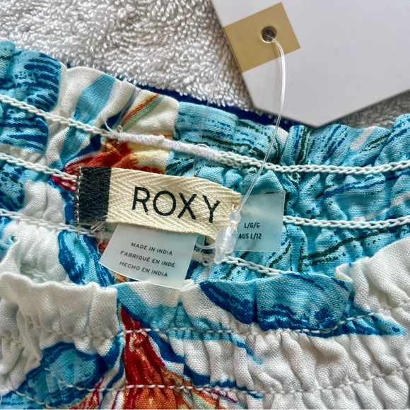 ROXY - Oceanside printed shorts NWT - Price is Firm - Picture 2 of 6